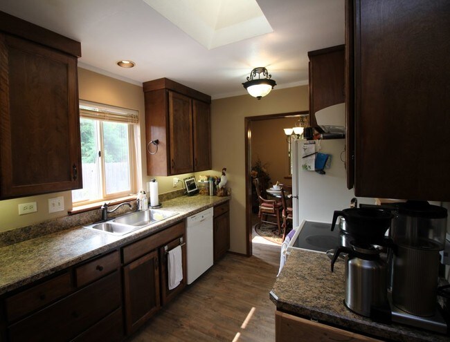 Foto del edificio - 70 Cedar Hill Ln