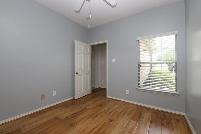 Foto del edificio - 21043 Sun Creek Dr