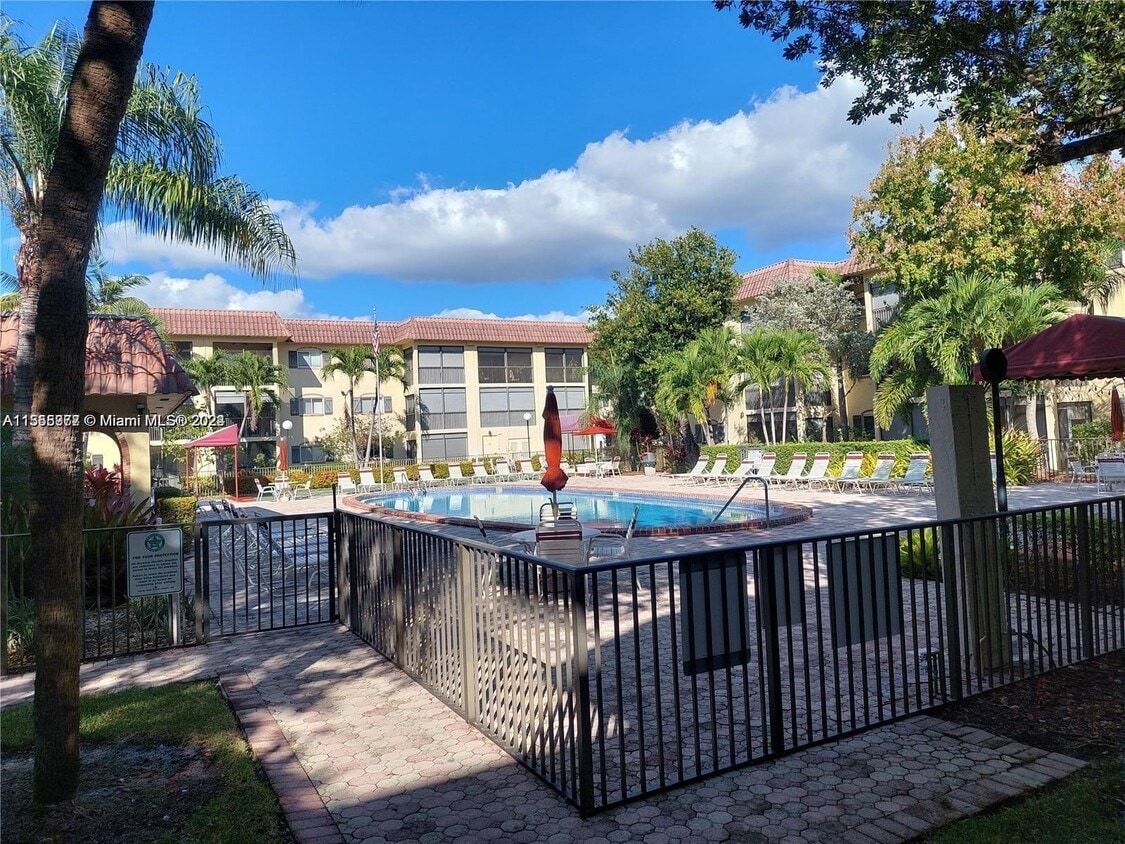 253 S Cypress Rd Unit 214, Pompano Beach, FL 33060 Condo for Rent in