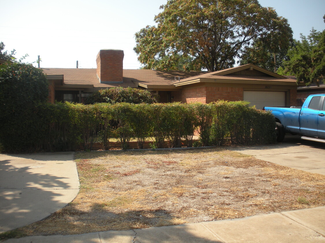 front yard - 3823 51st St