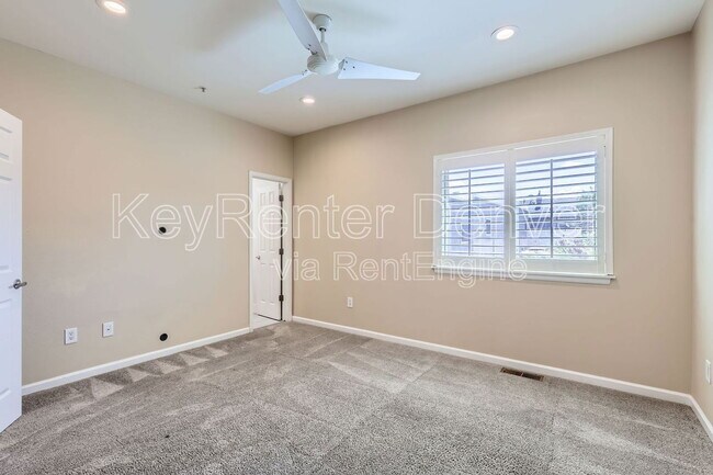 Foto del edificio - 880 E 16th Ave