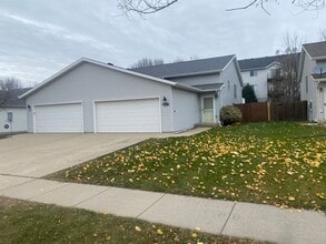 Building Photo - 2915 Dakota Park Cir S