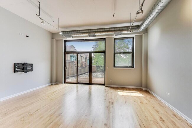 Foto del edificio - 1301 W Madison St