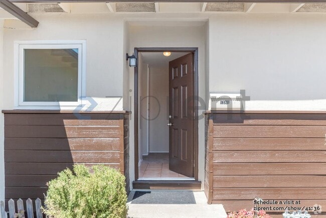 Building Photo - 1385 Vernal Dr