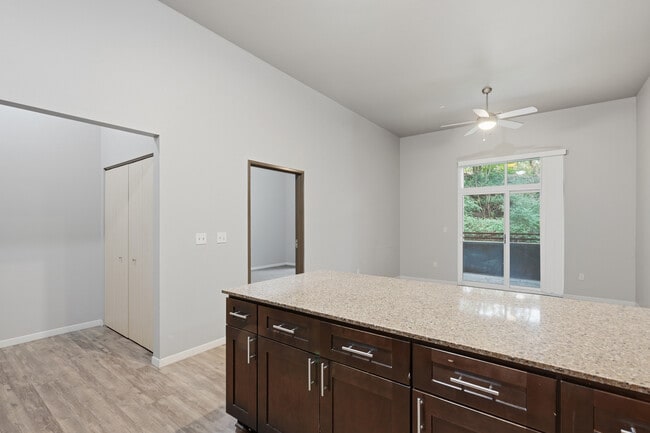 Breakfast Bar - Riverview West