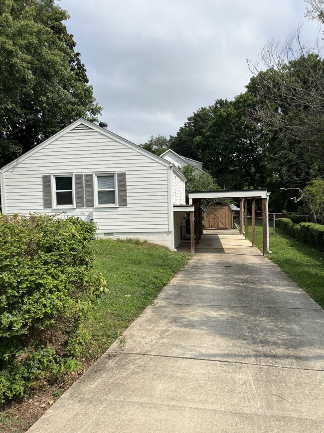 Photo - Charming 3-Bed Home with Hardwood Floors &...