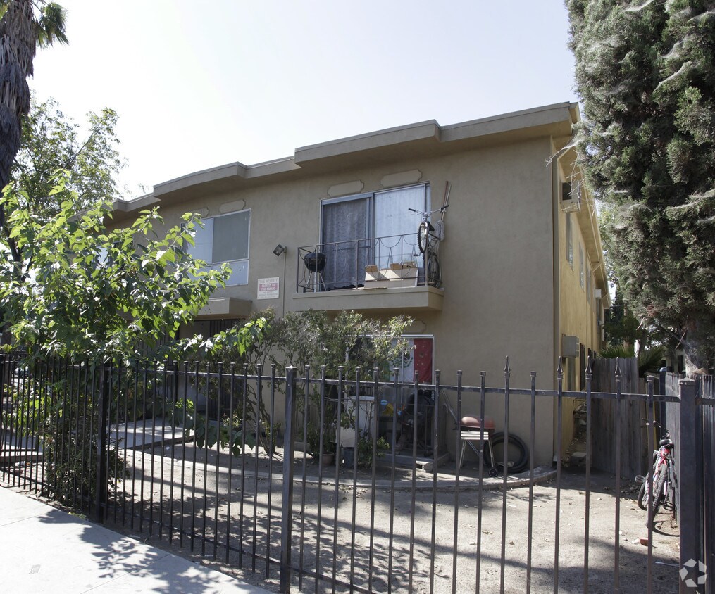 Foto principal - 11936 Hart St
