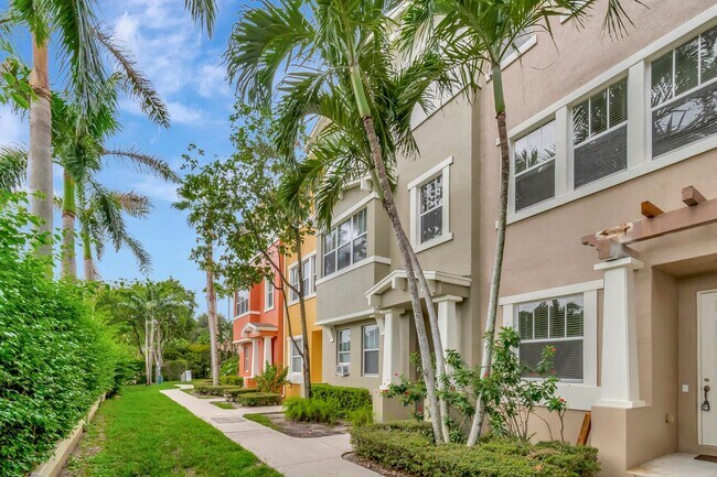 Foto del edificio - 4 BEDROOMS 3.5 BATHROOMS!! GATED COMMUNITY