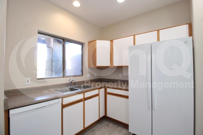 Photo - 440 S Val Vista Dr Townhome