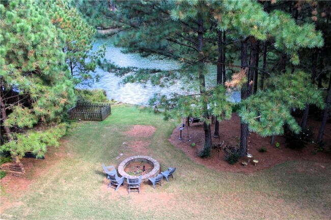 Building Photo - 208 Westbury Ct