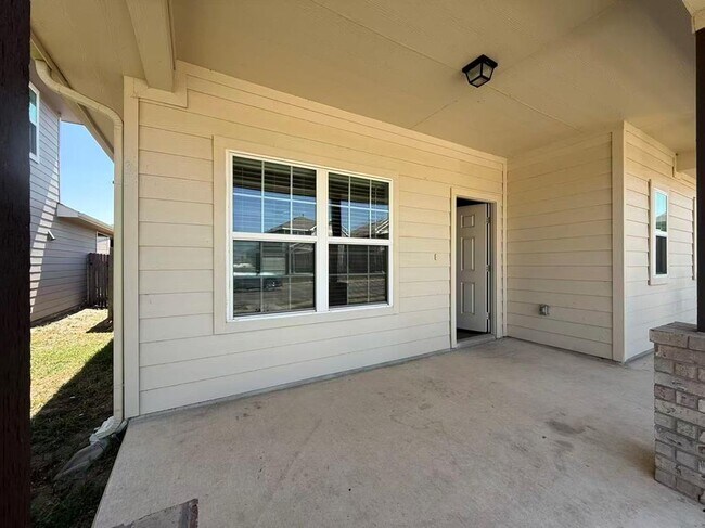 Foto del edificio - 228 Bent Creek Dr