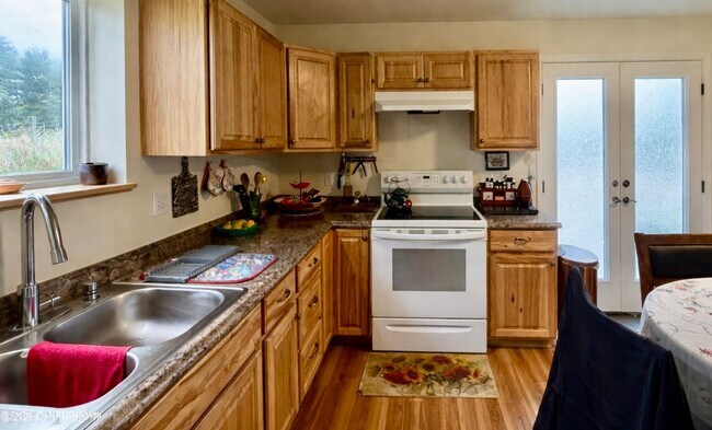 Building Photo - NINILCHIK LIVING W/BREATHTAKING VIEWS