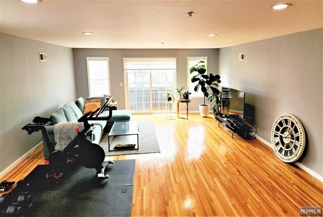 Foto del edificio - 319A E Ruby Ave