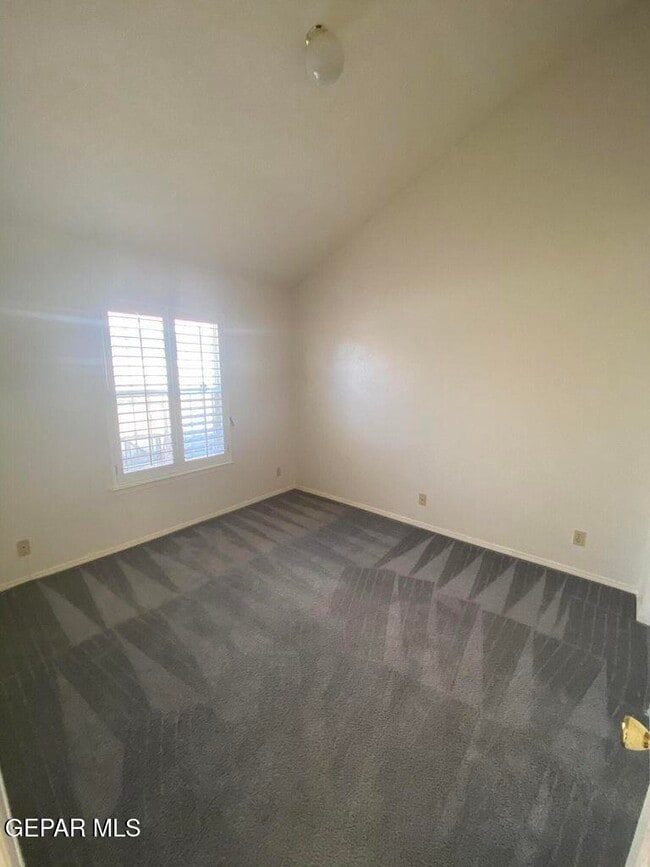 Building Photo - 12601 Meadow Gate Dr