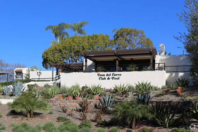 Building Photo - Vista del Cerro