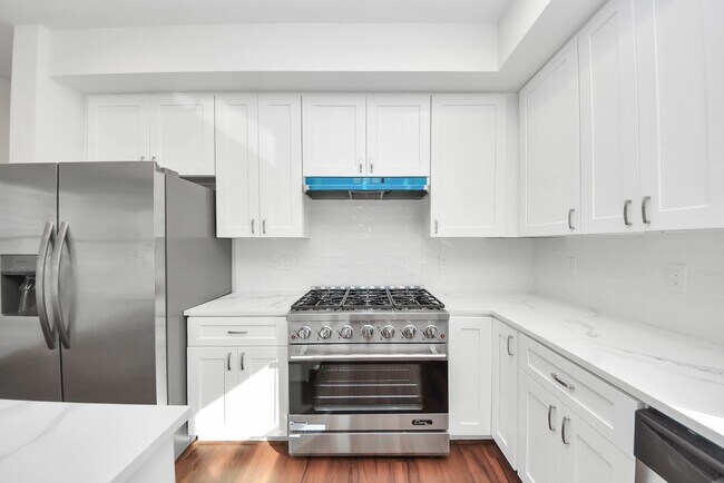 Foto del edificio - 611 E 39th St