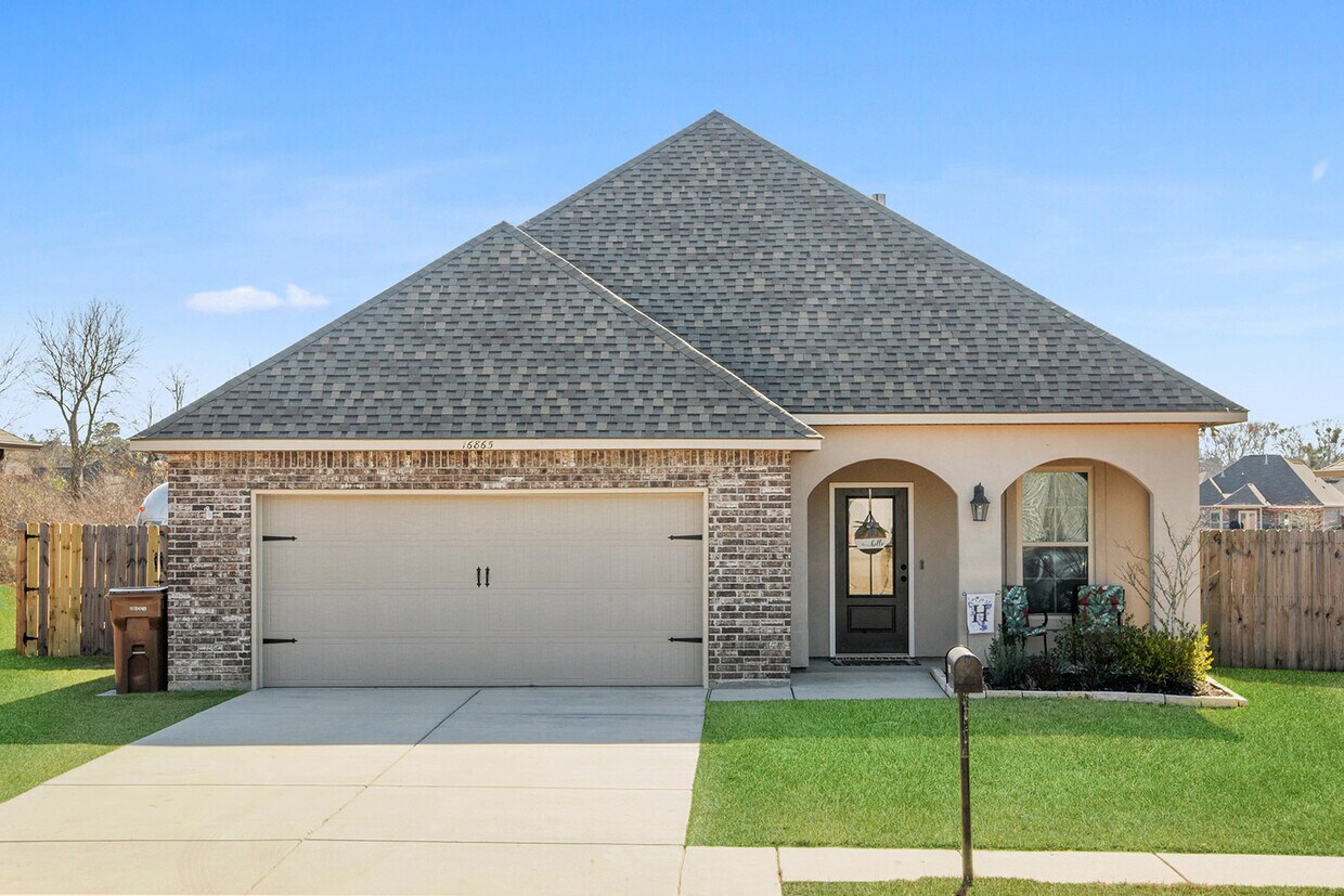 16865 Desmare St, Gulfport, MS 39503 House Rental in Gulfport, MS