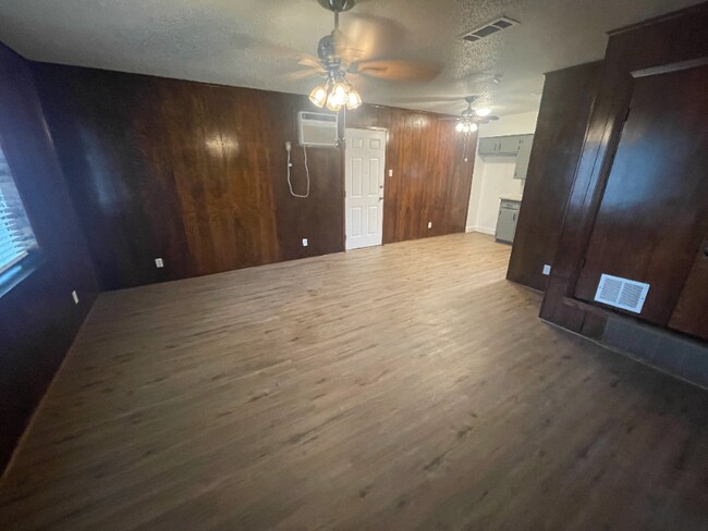 Foto del edificio - 1610 Dellis St