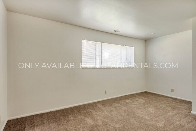 Foto del edificio - 1760 Willowbrook Dr