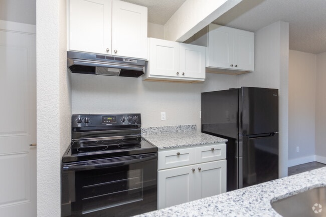 2BR, 1BA - 841SF - Sedona Ridge Apartments
