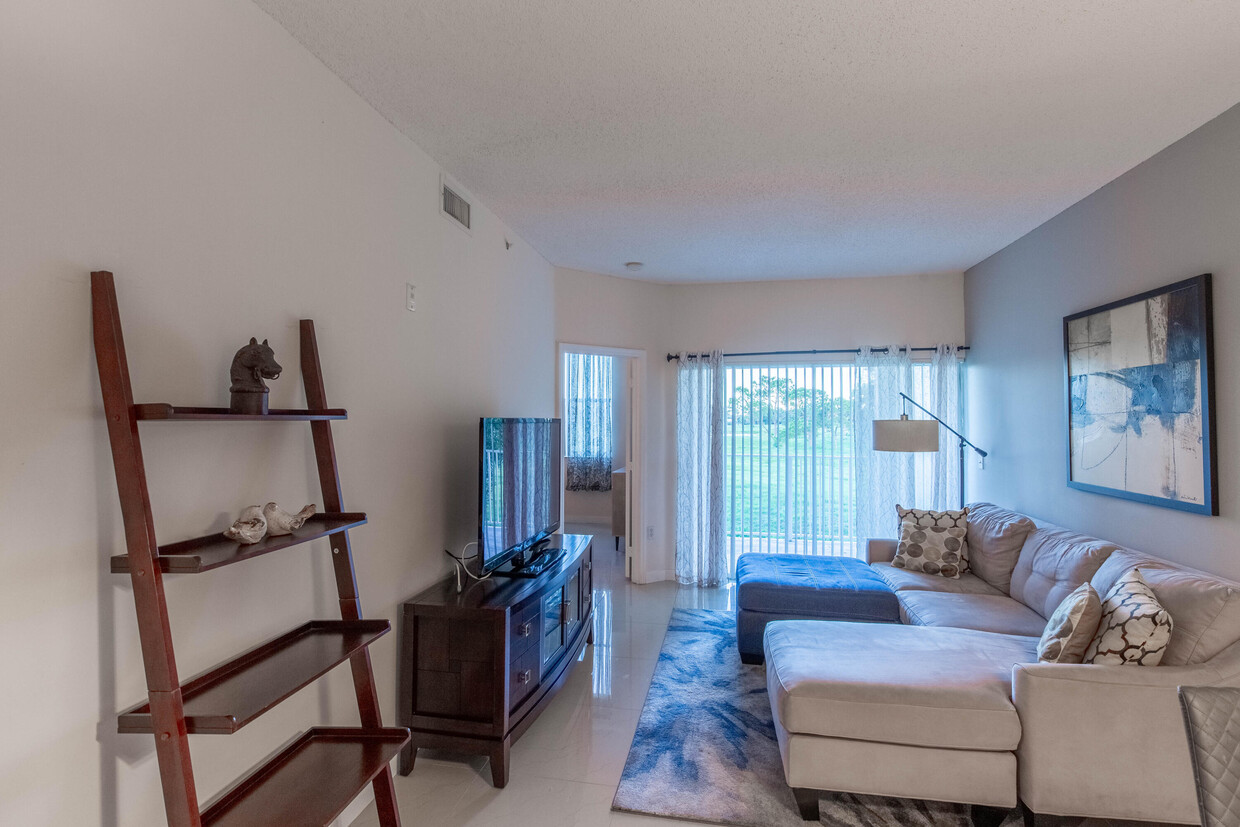 Foto principal - 2080 Greenview Shores Blvd