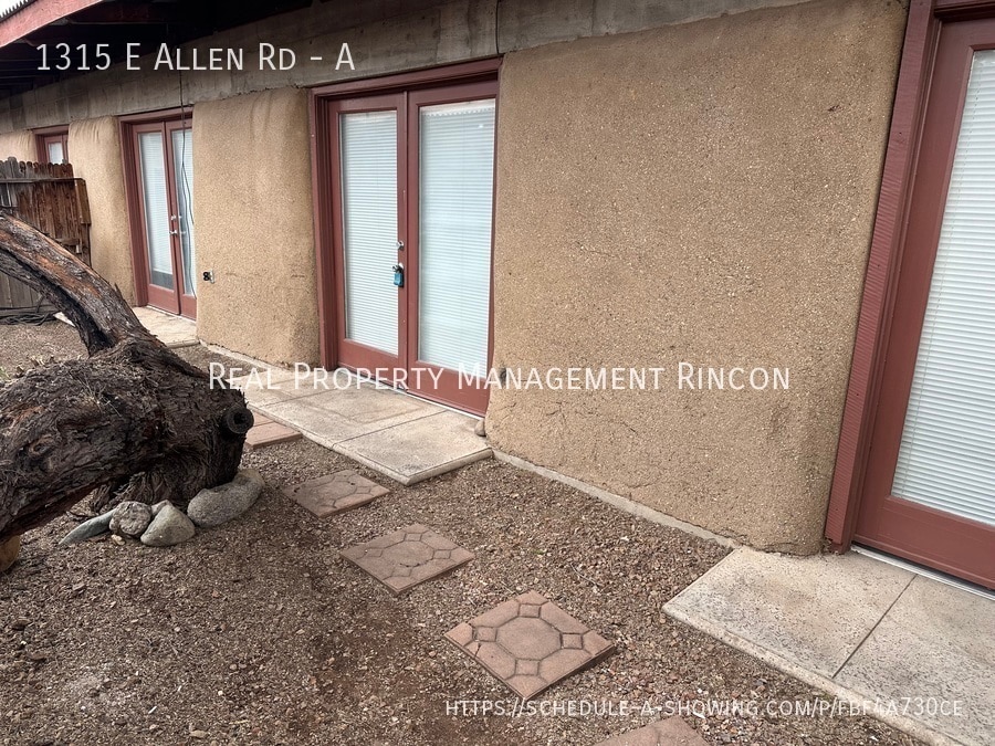 Primary Photo - Location is EVERYTHING! COMMUNITY POOL TOO!