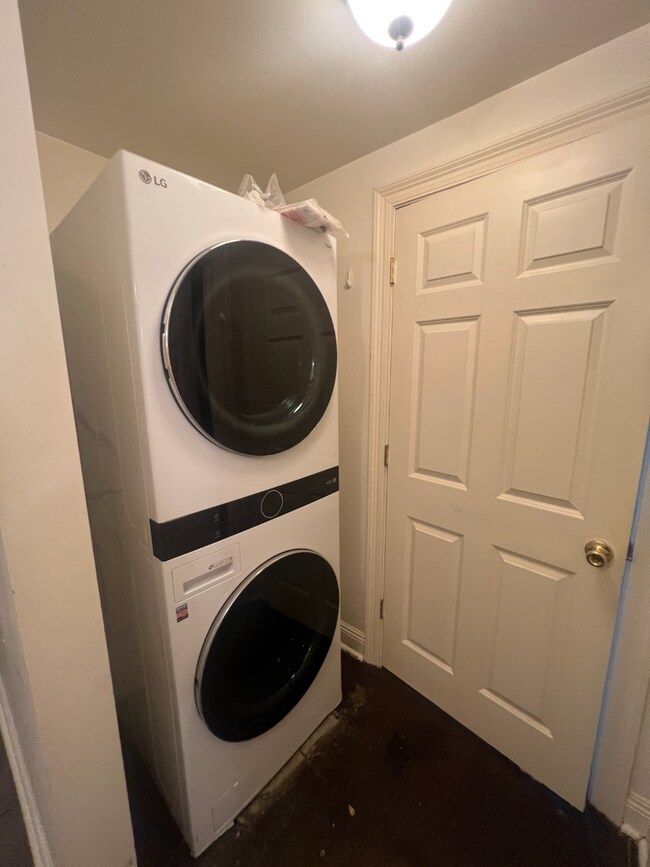 Foto del edificio - This 3bd/3ba is ON Broadway a Great Location for Student Life!