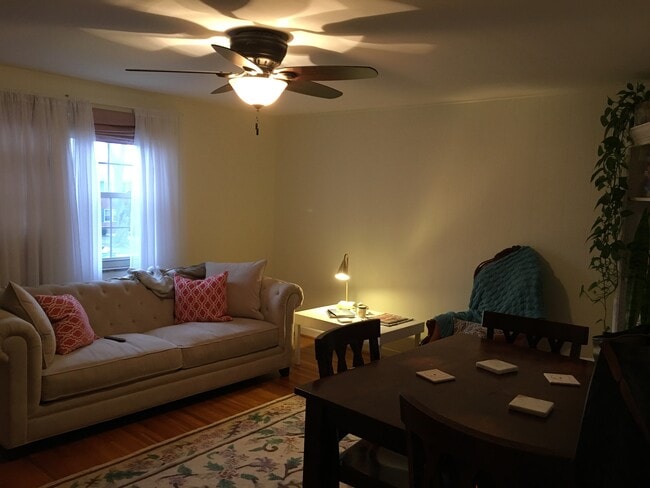 Building Photo - 1083 Sells Ave