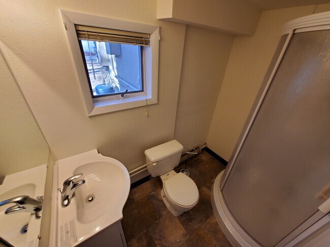 Baño - 2418 Pine St