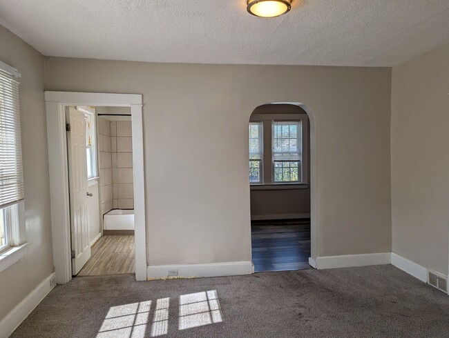 Building Photo - 1476 W 107th St