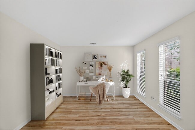 Foto del edificio - 14734 Perthshire Rd