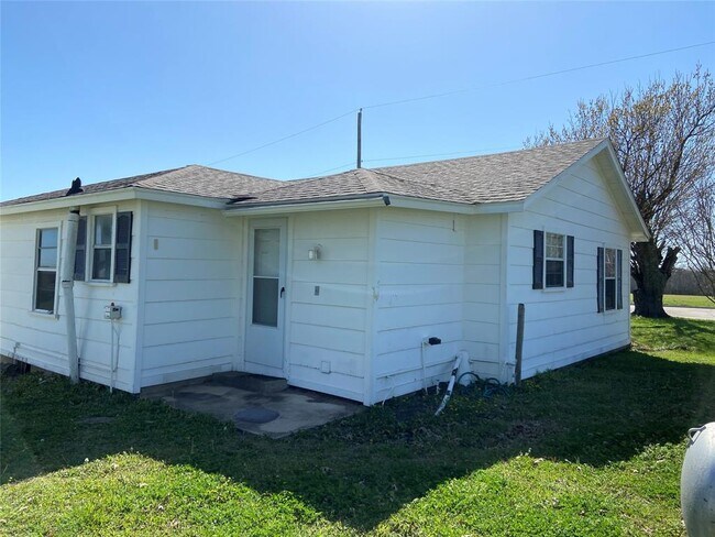 Building Photo - 843 FM982
