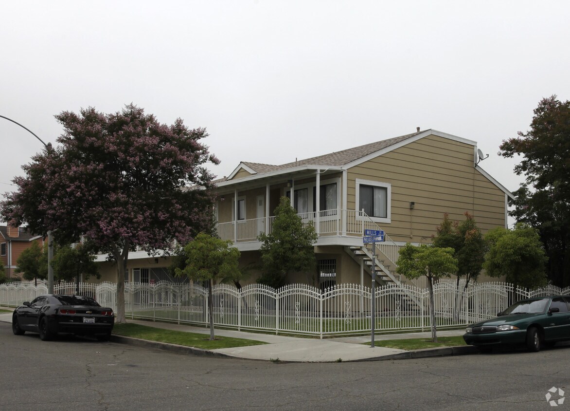 Primary Photo - 301 E Mills Dr