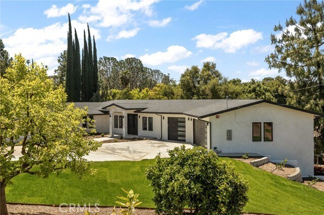 Building Photo - 1908 Country Club Dr