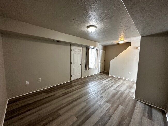 Building Photo - 2509 N Charleston Ave