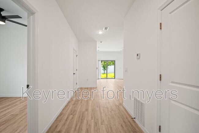 Foto del edificio - 625 SE 13th Pl