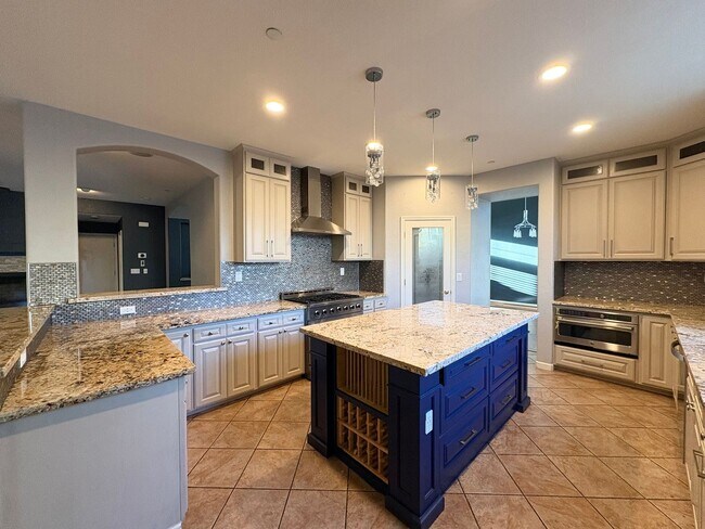 Foto del edificio - Beautiful Shadow Lakes Home With Pool & Sp...