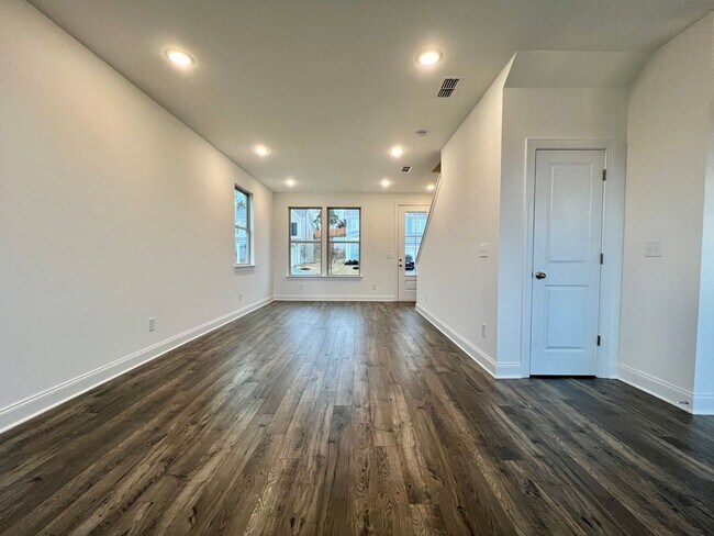 Foto del edificio - Brand New 3 Bed, 2.5 Bath Home w/ 2 Car Ga...