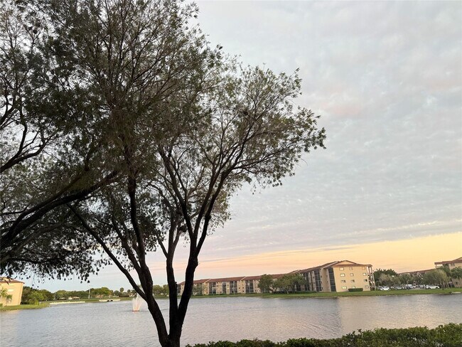 Foto del edificio - 1001 SW 141st Ave