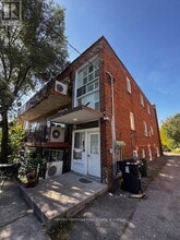 Building Photo - 20 Elway Ct
