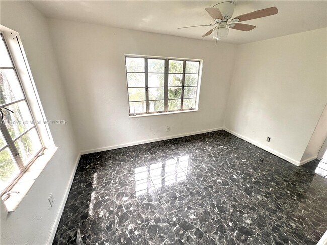 Foto del edificio - 1124 NW 112th Terrace