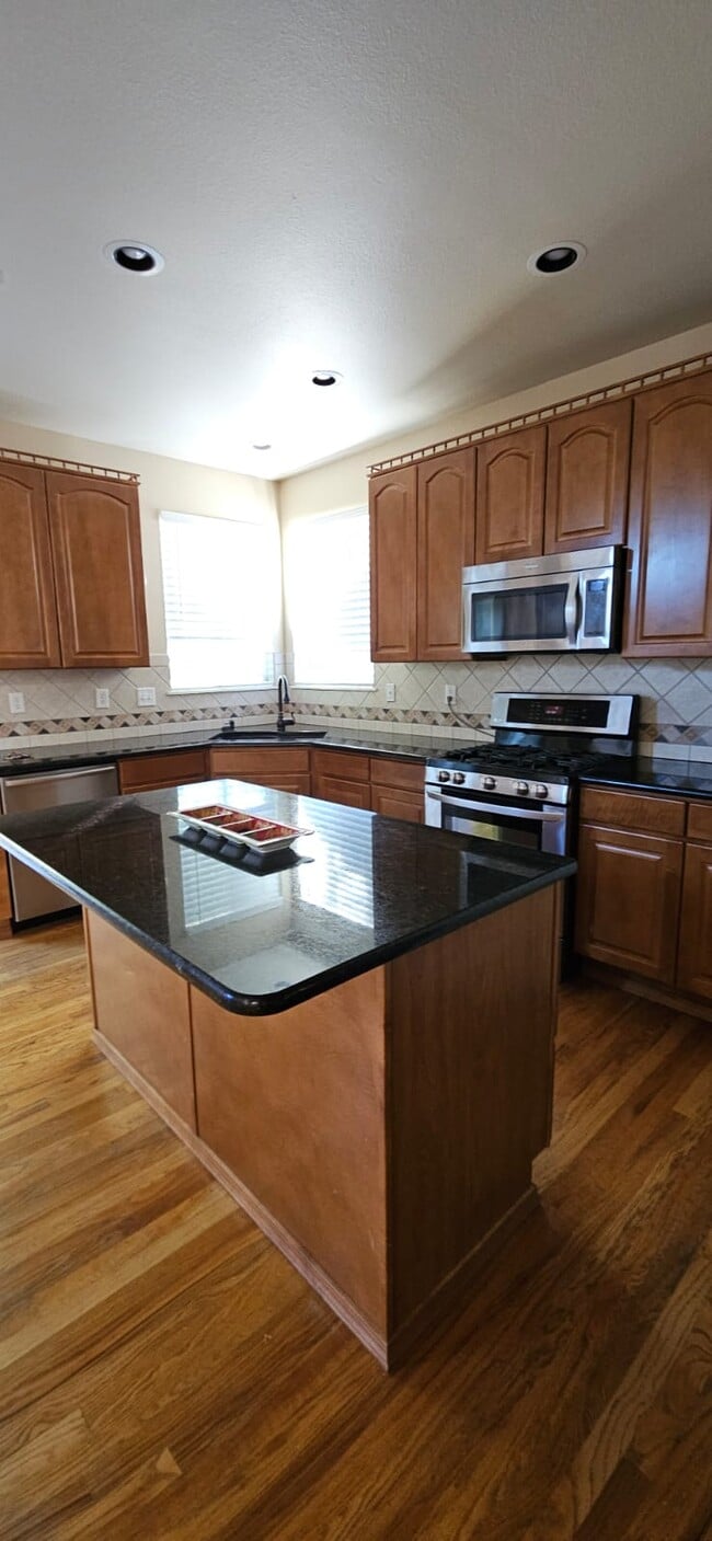 Building Photo - 4653 Bethany Ct