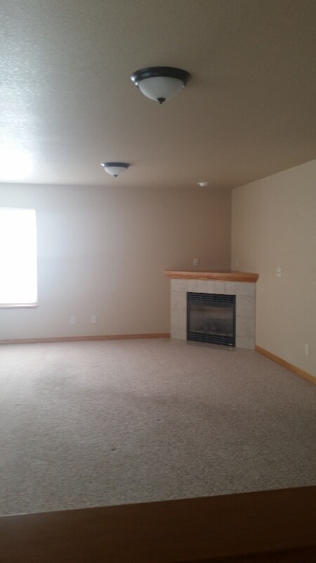 Building Photo - 3713 Hyacinth St