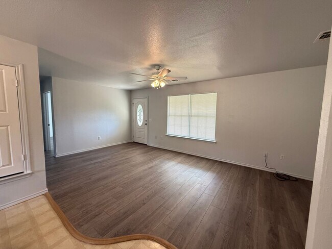 Foto del edificio - 2 Bedroom in Hughes Springs ISD
