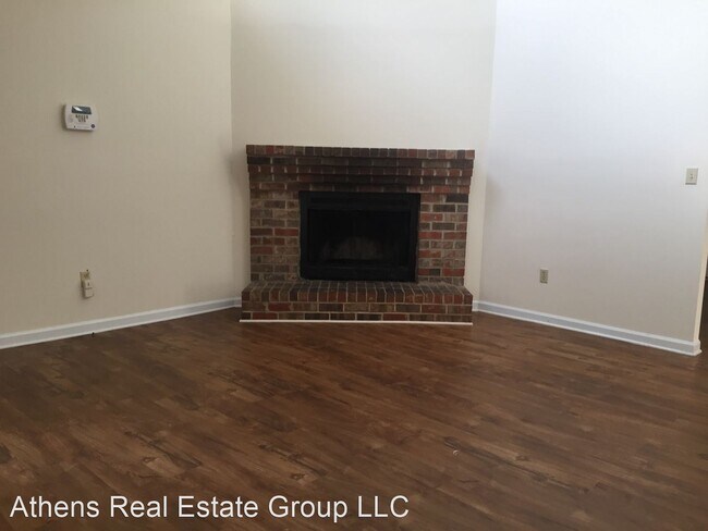 Foto del edificio - 2 br, 1 bath House - 430 Timothy Road