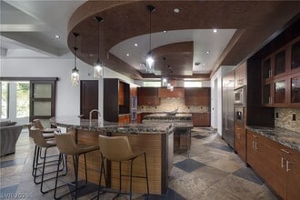 Building Photo - 17 Soaring Bird Ct