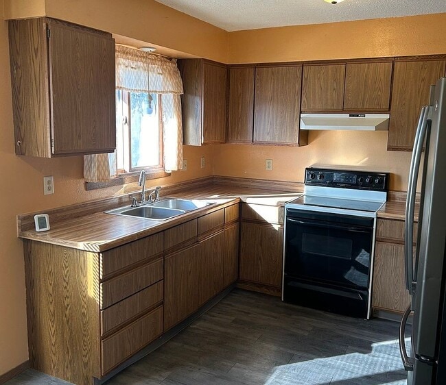 Building Photo - 1511 Harding Ct