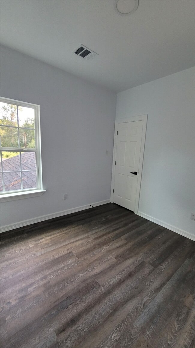 Foto del edificio - 21324 W Memorial Dr