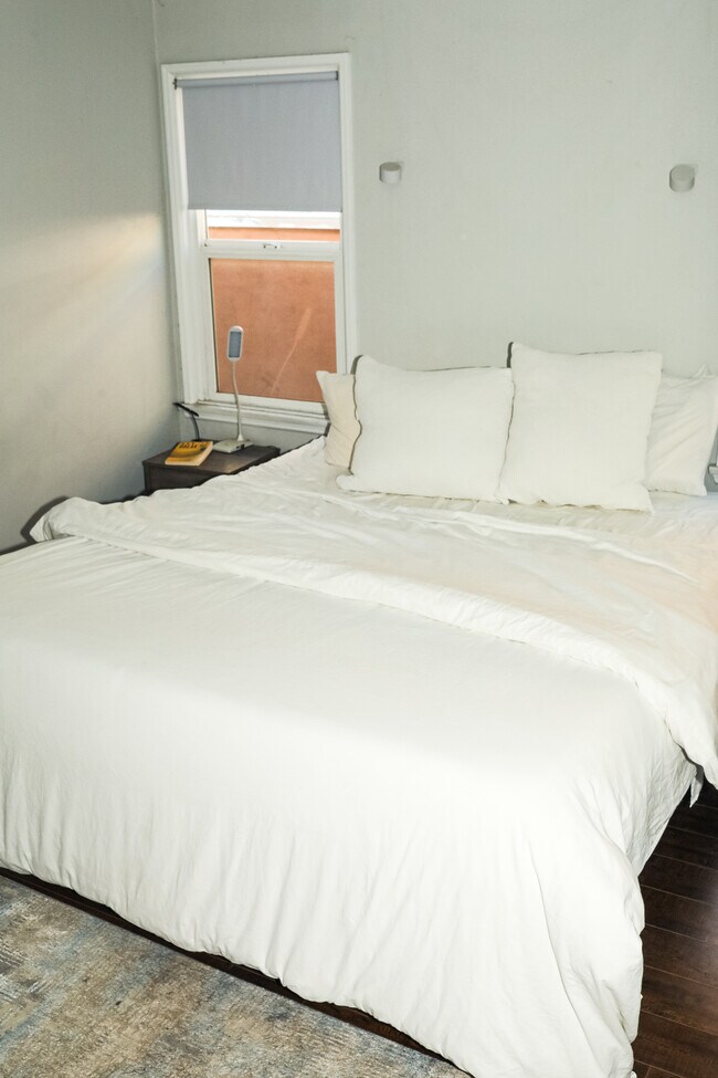 Foto del edificio - 1036 E 2nd St