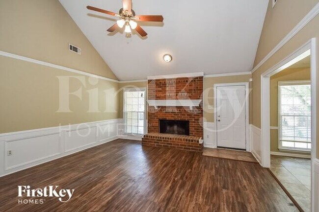 Foto del edificio - 7452 Kingsland Dr
